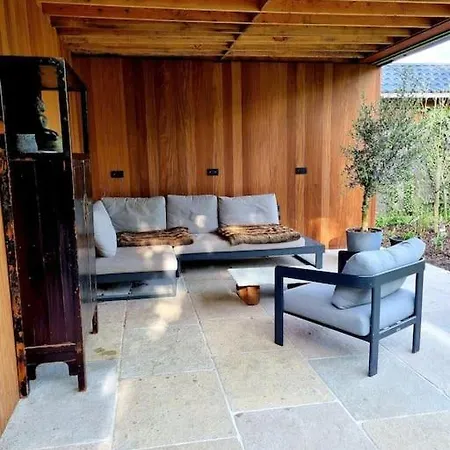 And Villa Roeselare